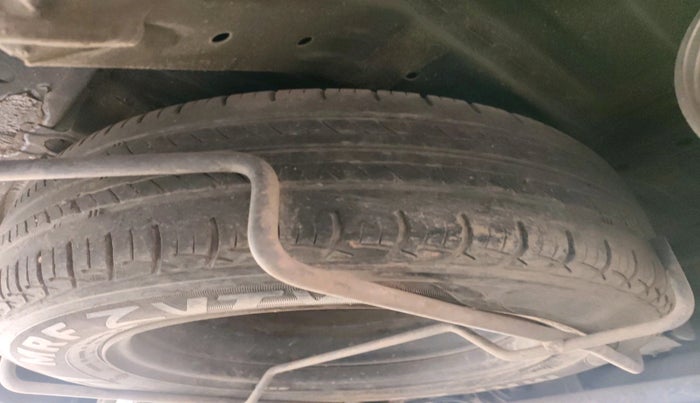 2021 Maruti Ertiga VXI CNG, CNG, Manual, 66,640 km, tyre