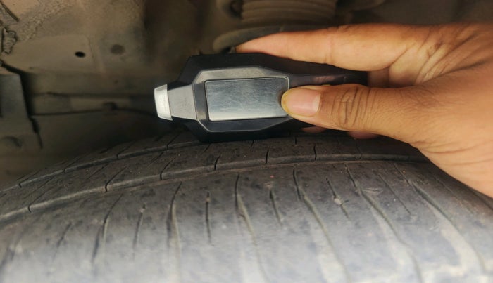 2012 Maruti Swift Dzire ZDI, Diesel, Manual, 2,05,749 km, tyre