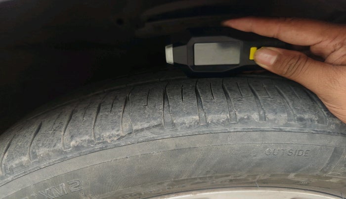 2012 Maruti Swift Dzire ZDI, Diesel, Manual, 2,05,749 km, tyre