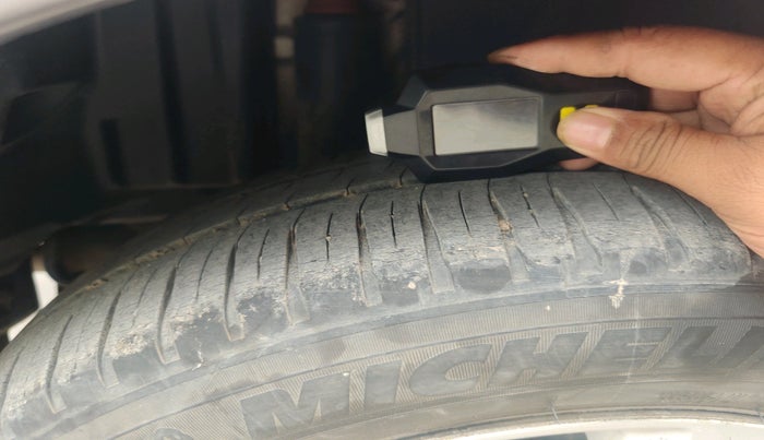 2012 Maruti Swift Dzire ZDI, Diesel, Manual, 2,05,749 km, tyre