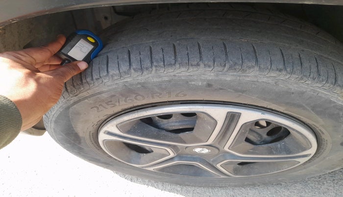 2018 Maruti Vitara Brezza VDI (O), Diesel, Manual, 1,34,501 km, tyre