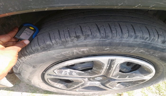 2018 Maruti Vitara Brezza VDI (O), Diesel, Manual, 1,34,501 km, tyre