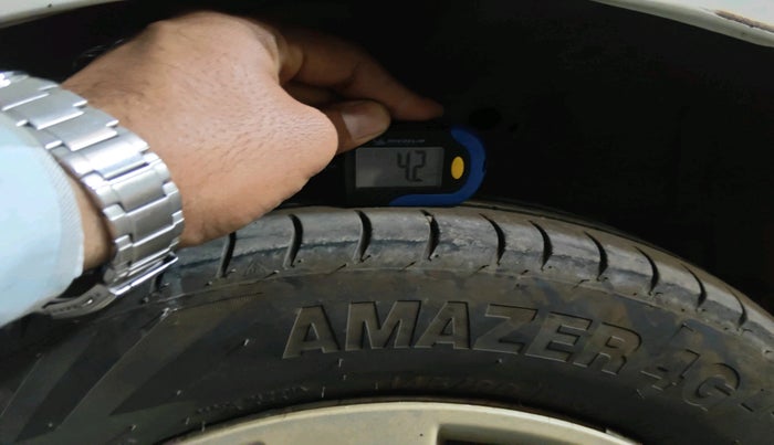 2015 Maruti Wagon R 1.0 LXI CNG, CNG, Manual, 1,39,861 km, tyre