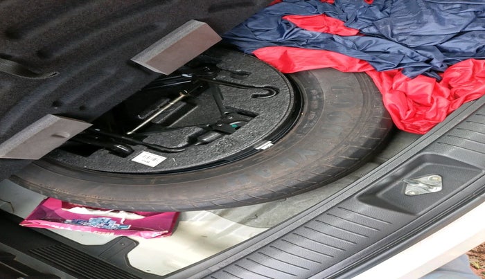 2018 Hyundai Creta E 1.6 PETROL, Petrol, Manual, 1,08,153 km, tyre