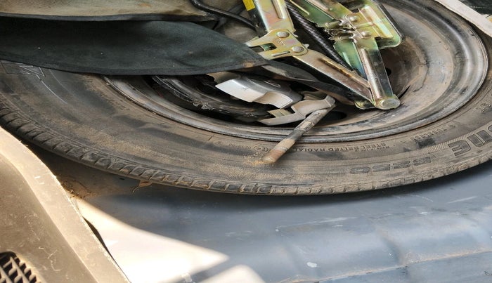 2013 Hyundai i10 MAGNA 1.1, Petrol, Manual, 42,848 km, tyre