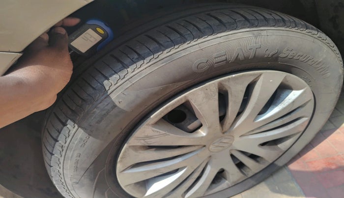 2014 Maruti Ertiga VXI, CNG, Manual, 70,315 km, tyre