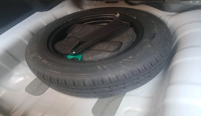 2020 Hyundai AURA SX 1.2 (O), Petrol, Manual, 39,775 km, tyre