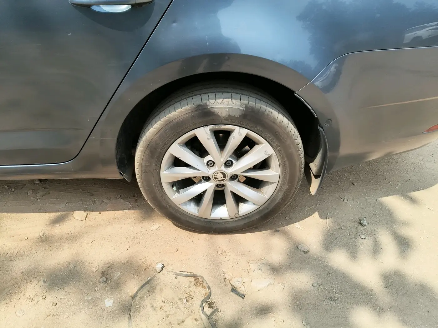 2019 Skoda Octavia L&K 1.8 TSI AT, Petrol, Automatic, 1,26,207 km, tyre