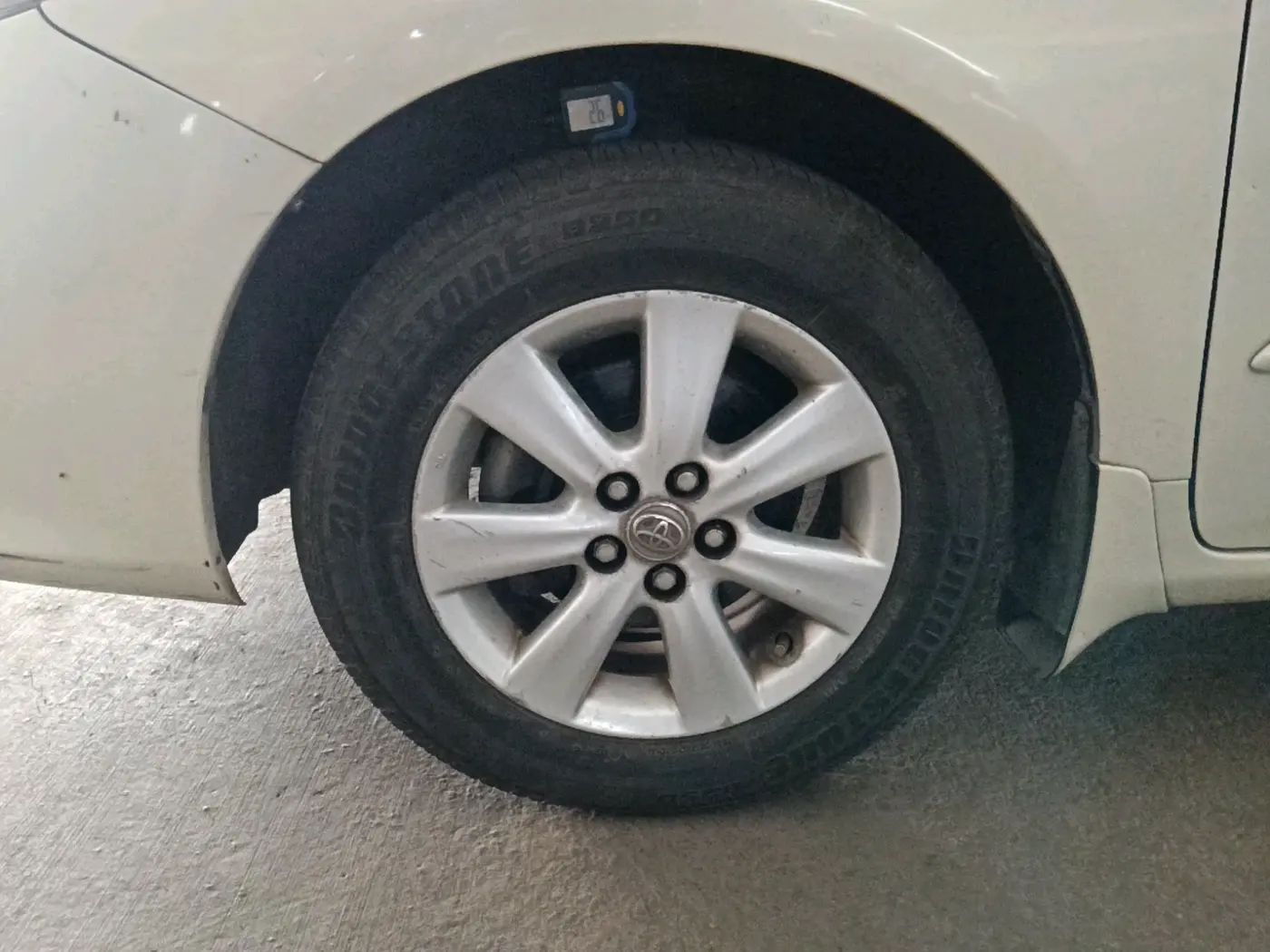 2010 Toyota Corolla Altis G PETROL, Petrol, Manual, 69,480 km, tyre