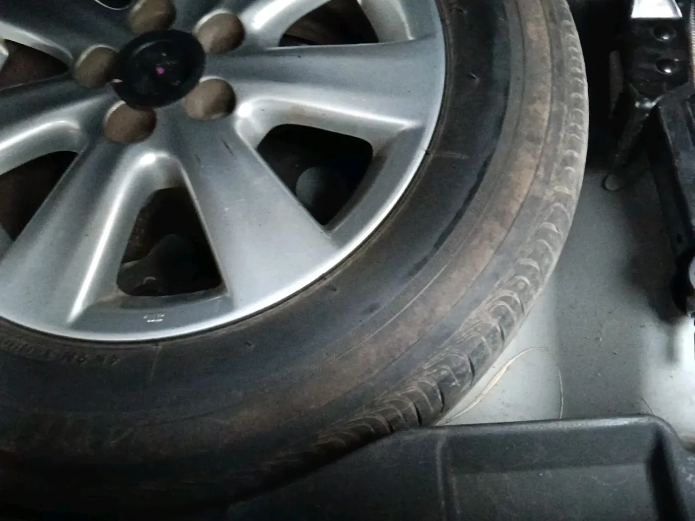 2010 Toyota Corolla Altis G PETROL, Petrol, Manual, 69,480 km, tyre