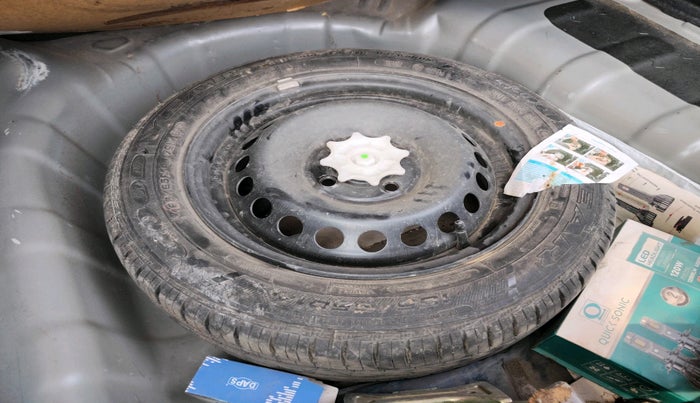 2015 Hyundai Xcent S (O) 1.2, Petrol, Manual, 91,731 km, tyre