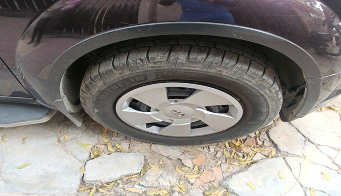 2018 Mahindra XUV500 W6, Diesel, Manual, 67,007 km, tyre