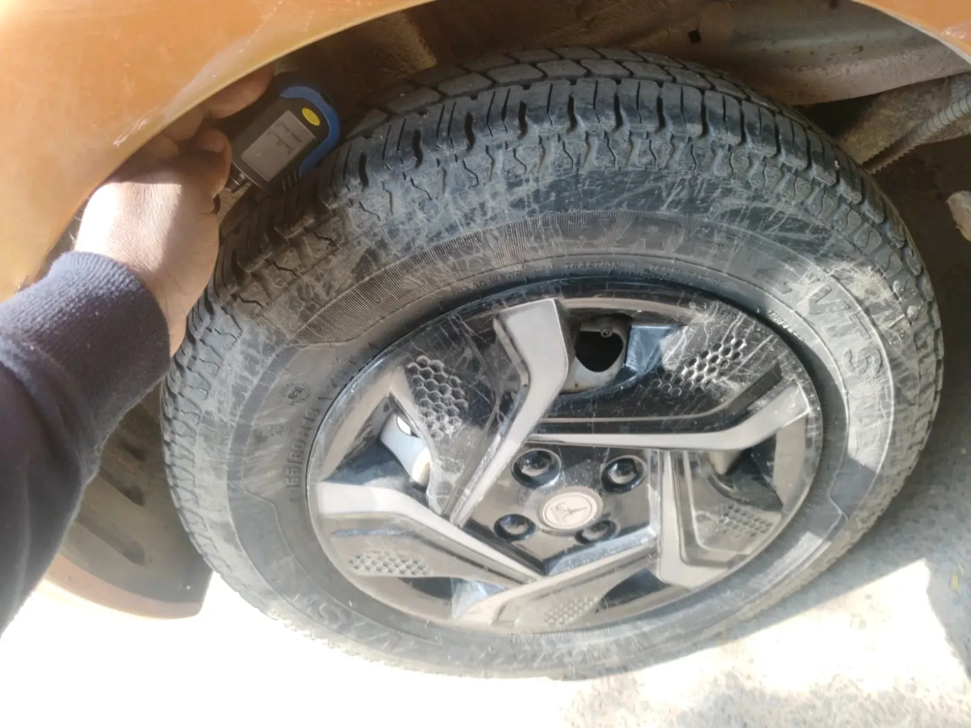 2018 Tata Tiago XM PETROL, Petrol, Manual, 67,475 km, tyre