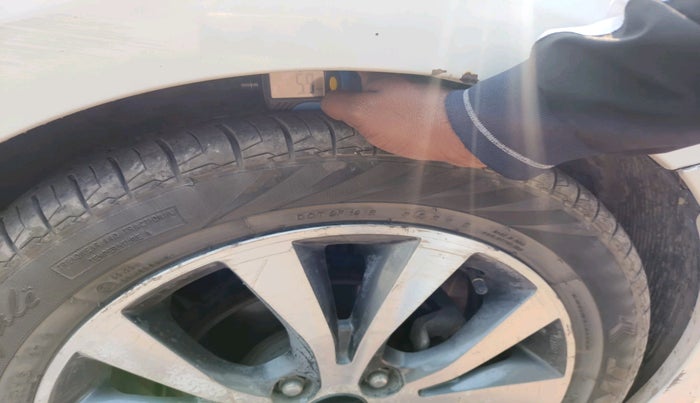 2014 Hyundai Verna FLUIDIC 1.6 CRDI SX, Diesel, Manual, 1,84,070 km, tyre