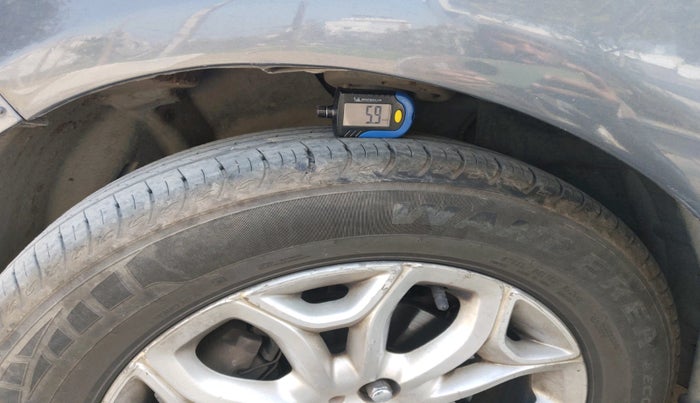 2017 Ford Ecosport TITANIUM 1.5L DIESEL, Diesel, Manual, 2,02,026 km, tyre