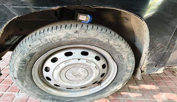 2016 Mahindra Kuv100 K2 PLUS D 6 STR, Diesel, Manual, 1,07,569 km, tyre