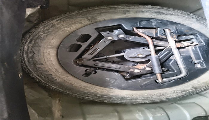 2016 Mahindra Kuv100 K2 PLUS D 6 STR, Diesel, Manual, 1,07,569 km, tyre