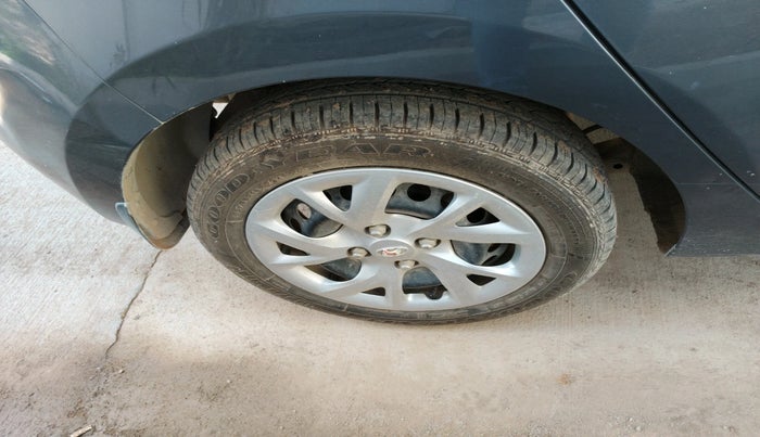 2017 Hyundai Grand i10 SPORTZ 1.2 KAPPA VTVT, Petrol, Manual, 8,052 km, tyre