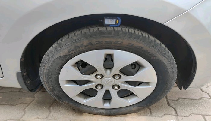 2017 Hyundai Xcent S 1.2, Petrol, Manual, 9,136 km, tyre