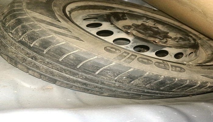 2018 Hyundai Grand i10 SPORTZ 1.2 KAPPA VTVT, CNG, Manual, 1,47,951 km, tyre