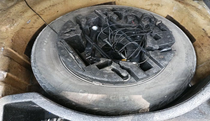 2016 Volkswagen Vento HIGHLINE 1.5 AT, Diesel, Automatic, 91,408 km, tyre