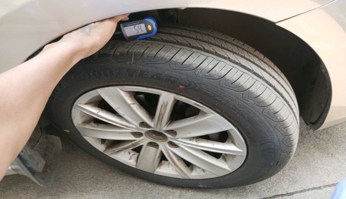 2016 Volkswagen Vento HIGHLINE 1.5 AT, Diesel, Automatic, 91,408 km, tyre