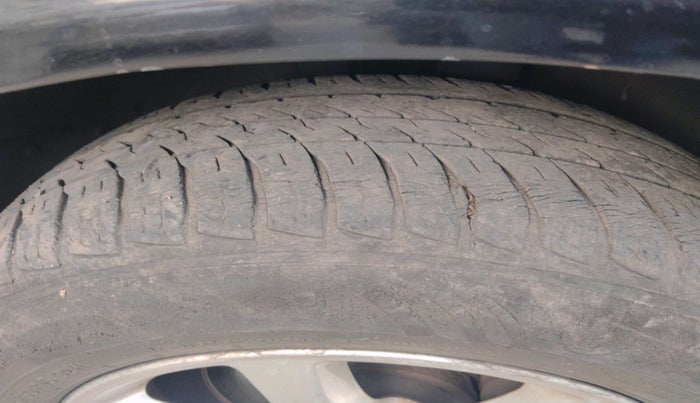 2007 Mercedes Benz C Class 200K AT, Petrol, Automatic, 69,072 km, tyre