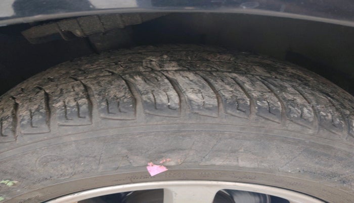 2007 Mercedes Benz C Class 200K AT, Petrol, Automatic, 69,072 km, tyre