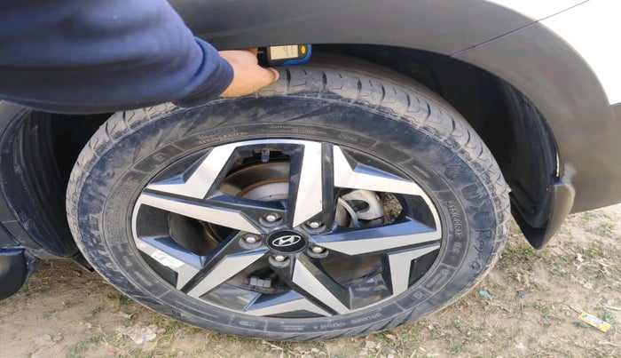 2023 Hyundai ALCAZAR PRESTIGE 1.5 TURBO PETROL MT 7STR, Petrol, Manual, 45,956 km, tyre