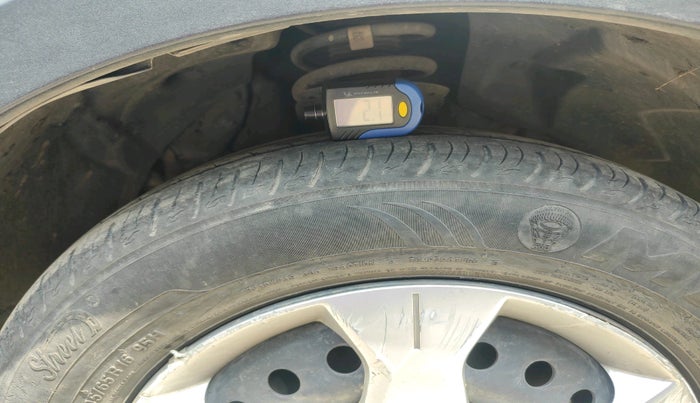 2022 Mahindra XUV300 W6 1.2 PETROL, Petrol, Manual, 69,606 km, tyre