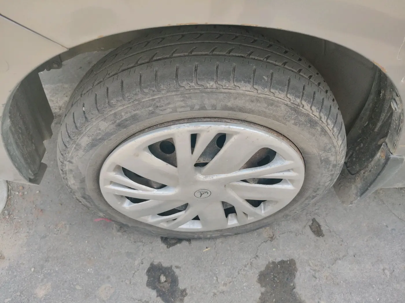 2013 Maruti Wagon R 1.0 VXI, Petrol, Manual, 84,493 km, tyre