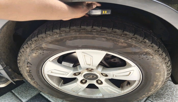 2015 Mahindra XUV500 W8, Diesel, Manual, 59,959 km, tyre