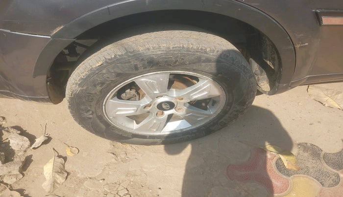 2014 Mahindra XUV500 W8, Diesel, Manual, 85,115 km, tyre