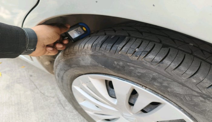 2014 Maruti Ertiga VXI, CNG, Manual, 1,37,072 km, tyre