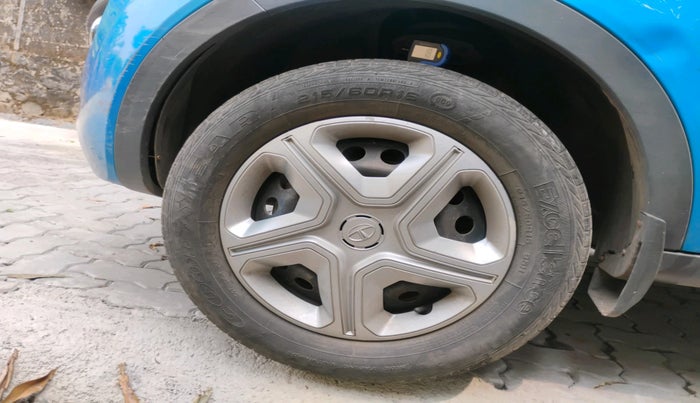 2019 Tata NEXON XMA PETROL, Petrol, Automatic, 26,185 km, tyre