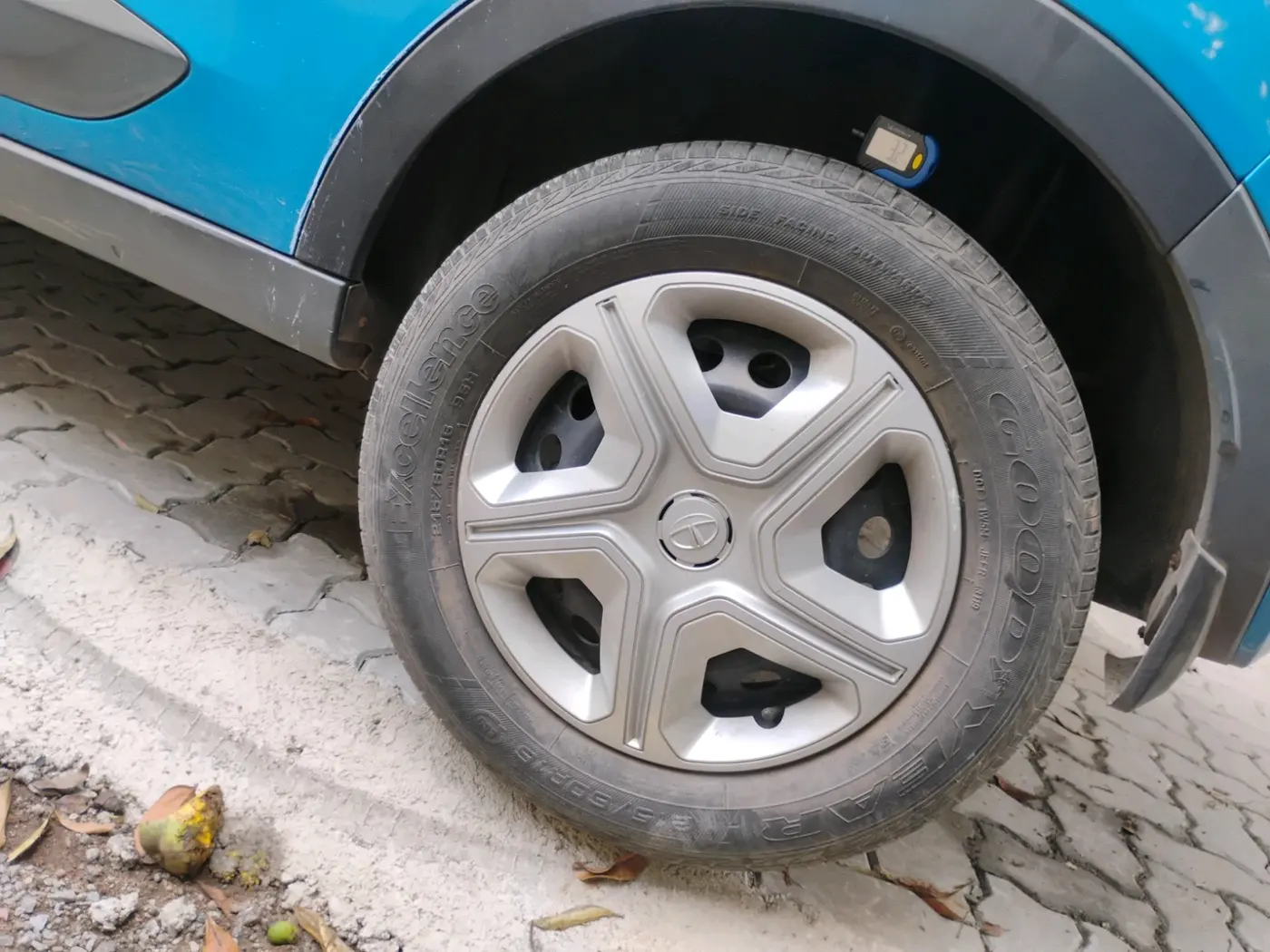 2019 Tata NEXON XMA PETROL, Petrol, Automatic, 26,185 km, tyre