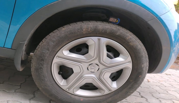 2019 Tata NEXON XMA PETROL, Petrol, Automatic, 26,185 km, tyre