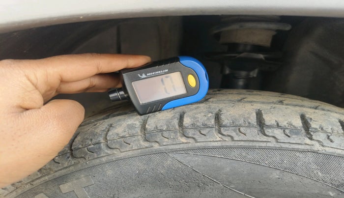 2016 Renault Kwid RXT 0.8, Petrol, Manual, 25,270 km, tyre