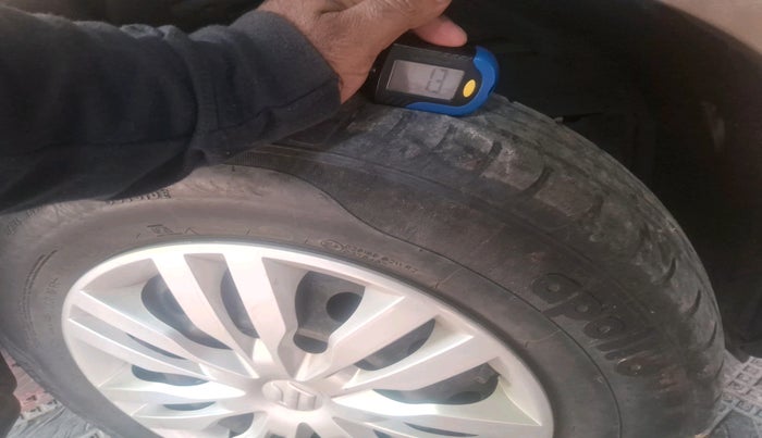 2018 Maruti Dzire VXI, Petrol, Manual, 49,822 km, tyre