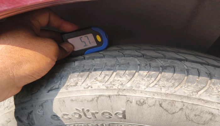 2015 Maruti Ciaz VXI, Petrol, Manual, 65,000 km, tyre