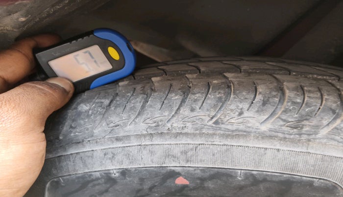 2015 Maruti Ciaz VXI, Petrol, Manual, 65,000 km, tyre