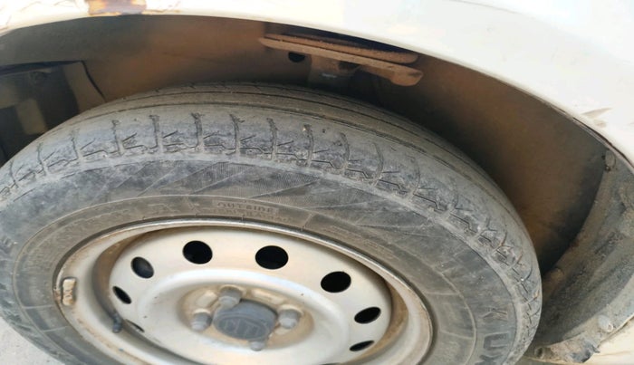 2011 Maruti Ritz LXI, Petrol, Manual, 54,490 km, tyre