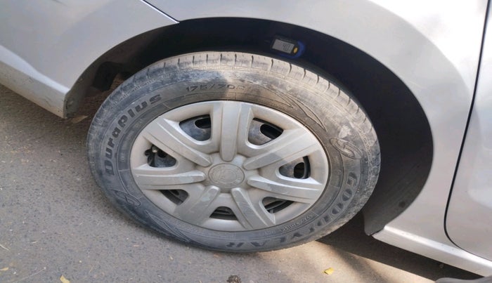 2012 Skoda Rapid AMBITION 1.6 MPI AT, Petrol, Automatic, 1,15,164 km, tyre