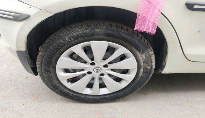 2012 Maruti Swift VXI, Petrol, Manual, 61,941 km, tyre