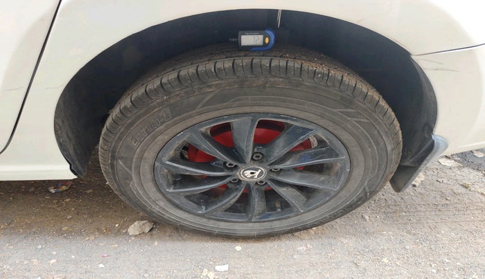 2013 Skoda Rapid AMBITION 1.6 TDI CR MT, Diesel, Manual, 73,385 km, tyre