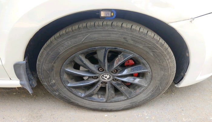 2013 Skoda Rapid AMBITION 1.6 TDI CR MT, Diesel, Manual, 73,385 km, tyre