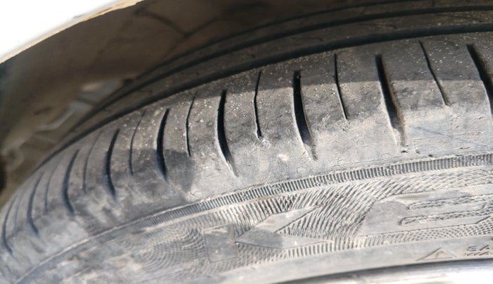 2016 Skoda Rapid AMBITION 1.5 TDI, Diesel, Manual, 1,10,006 km, tyre