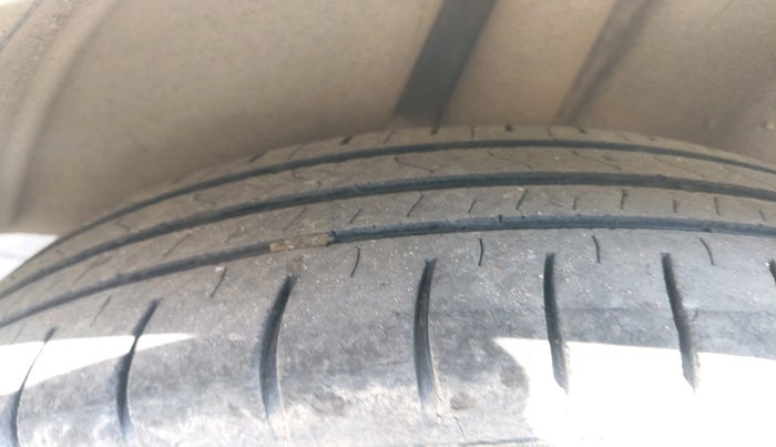 2016 Skoda Rapid AMBITION 1.5 TDI, Diesel, Manual, 1,10,006 km, tyre