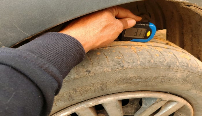 2012 Maruti Wagon R 1.0 VXI, CNG, Manual, 1,03,490 km, tyre