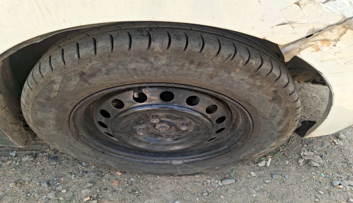 2015 Maruti Celerio VXI, Petrol, Manual, 1,83,084 km, tyre